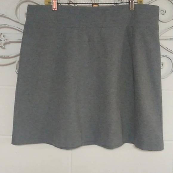 J.JILL CONTEMPORARY, OFFICE, CLASSIC A-LINE, PONTE KNIT, PULL ON SKIRT. - Picture 1 of 5